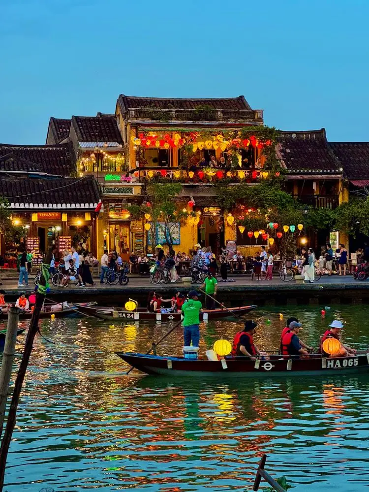 Les quais de Hoi An au crépuscule, Vietnam